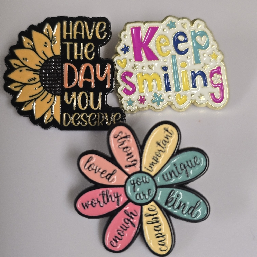 🌸 COLOURFUL SET OF INSPIRATIONAL PINS - SET OF 3🌸